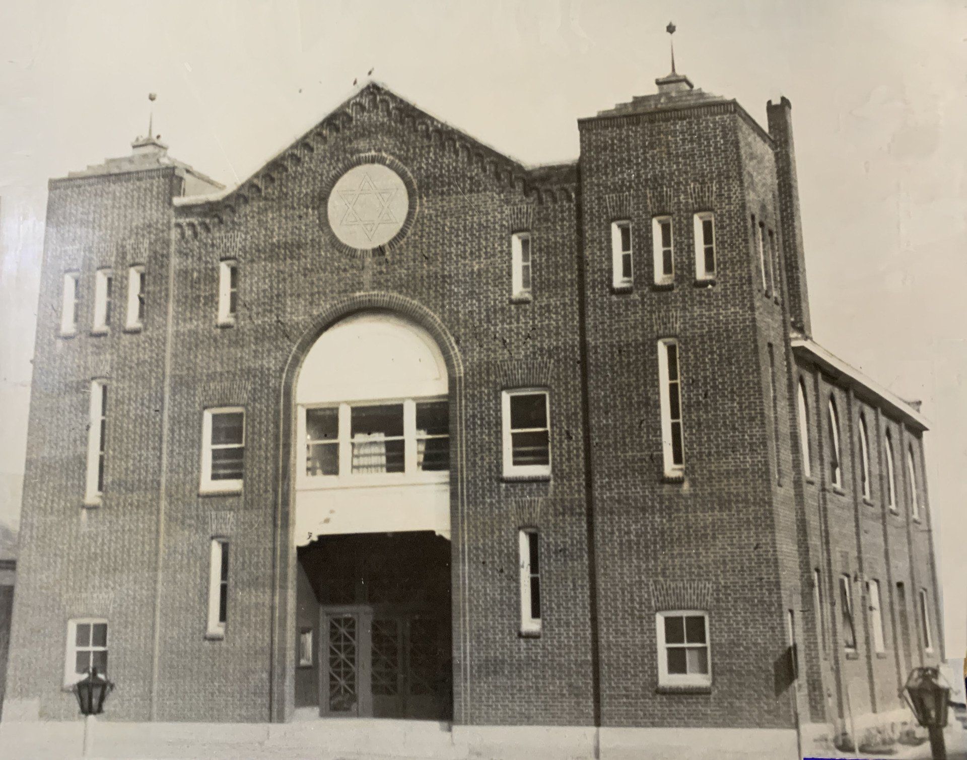 Original temple building, 1921